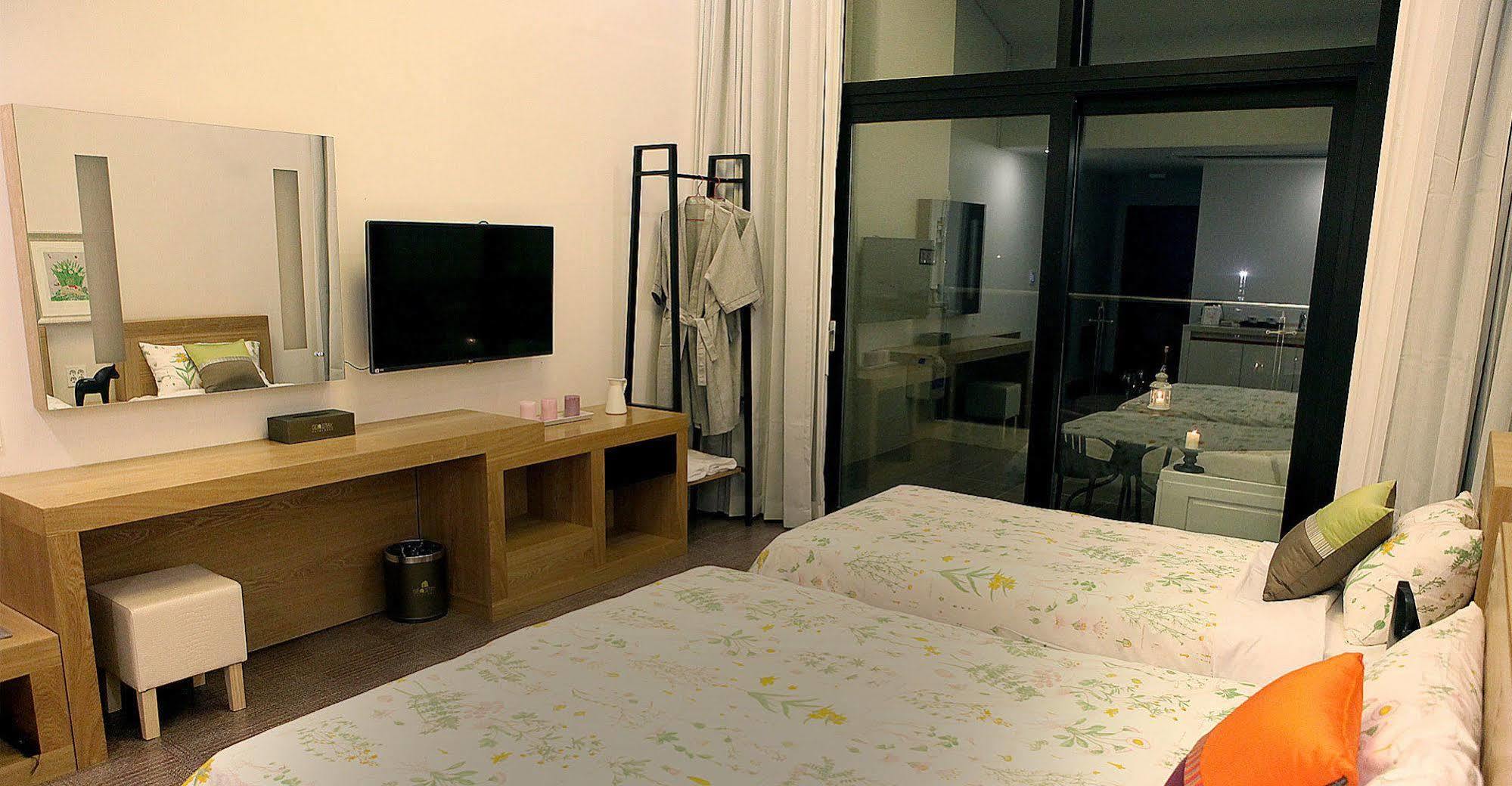 Sea Stay Hotel Jeju Exterior photo