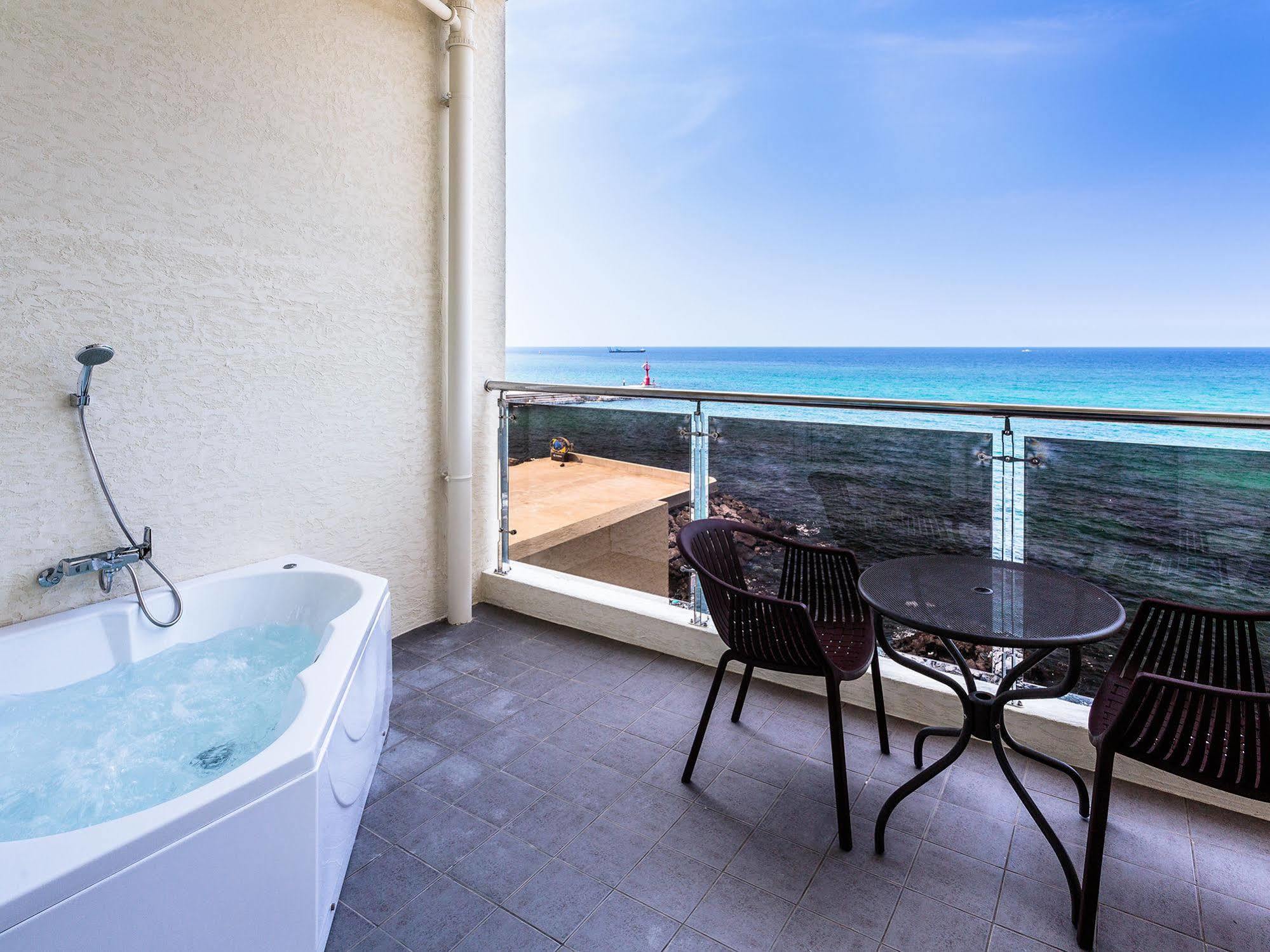 Sea Stay Hotel Jeju Exterior photo